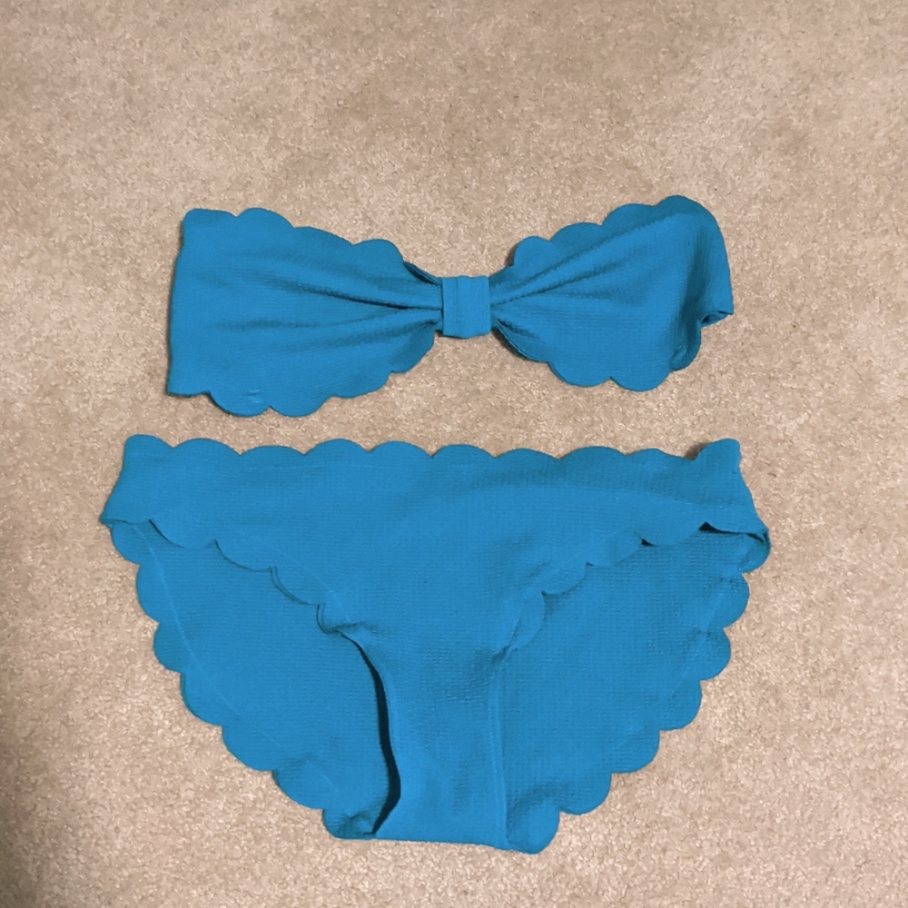 Blue scalloped bikini NWOT